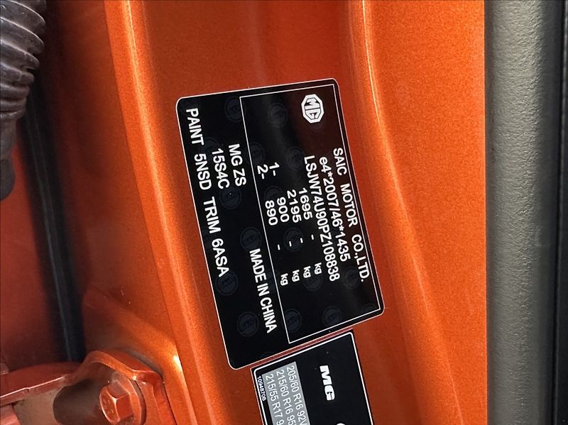 MG ZS 1,5 DVVT 106PS  Essential - fotka 47 z 54