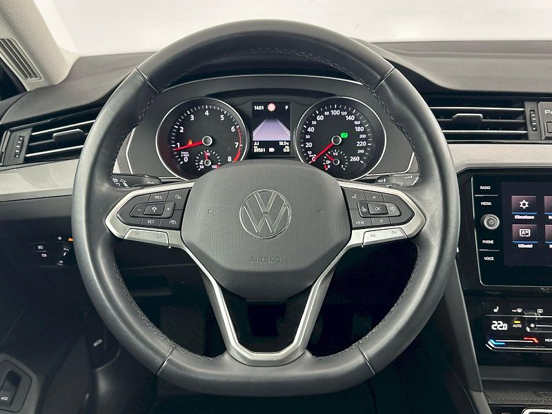 Volkswagen Passat (2023) Business 2.0 TSI 140kW DSG - fotka 9 z 29