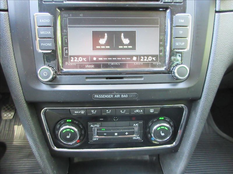 Škoda Superb 2,0 TDi 103 Kw, Xenon, Vyhř. N - fotka 20 z 28
