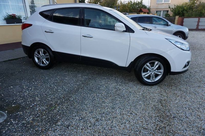 Hyundai ix35 (2013) IX 35 2,0 4WD - fotka 5 z 27