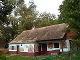 Domy nejsou žádný skanzen. Lidé v nich opravdu žijí.