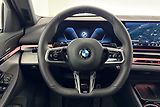 BMW Řada 5 540d xDrive Touring - náhled 20
