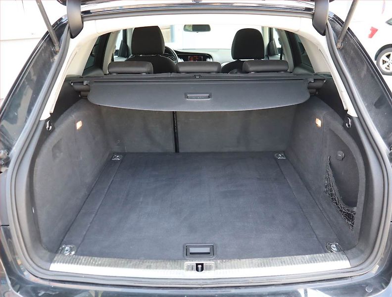 Audi A4 (2012) 2.0 TDI, Navi, Tempomat - fotka 13 z 16