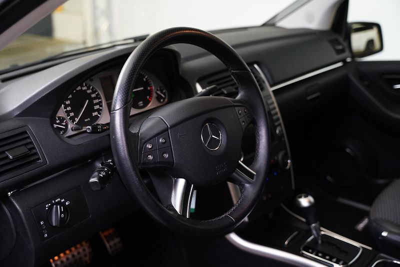 Mercedes-Benz Třídy B - fotka 14 z 24