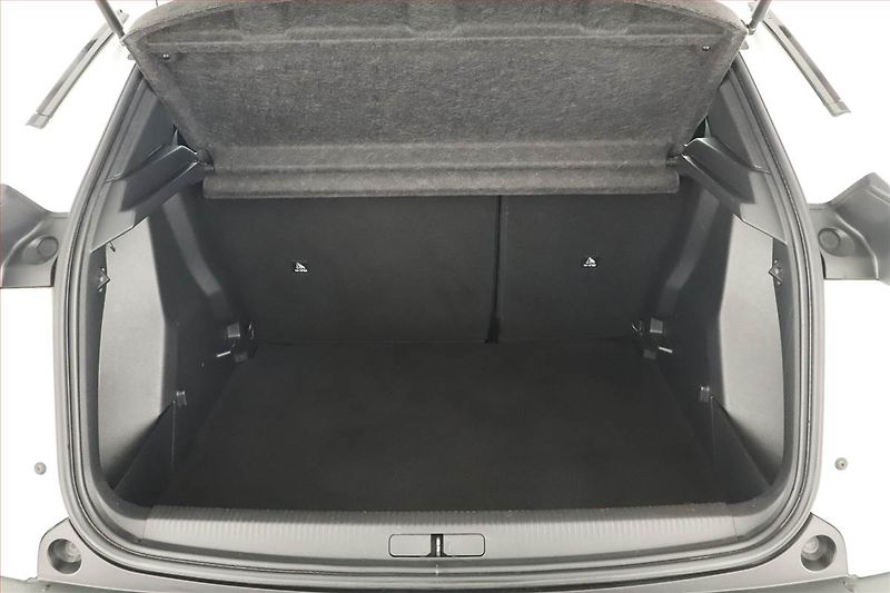 Peugeot 2008 (2020) 1.2 PureTech, ČR,1.maj - fotka 13 z 14