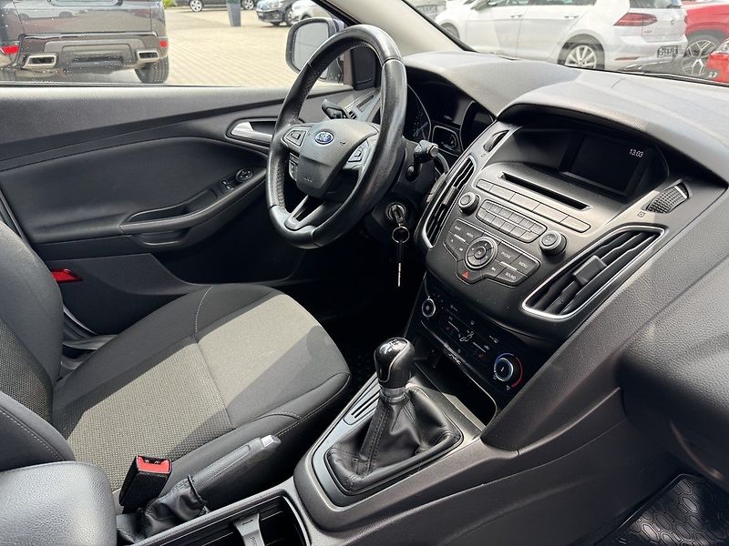 Ford Focus (2016) 1.6i Ti-VCT Klima Winter Paket - fotka 16 z 50