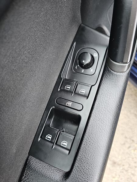 Volkswagen Passat 1.4 TSI 90kW,NAVI,VÝHŘEVY - fotka 28 z 50