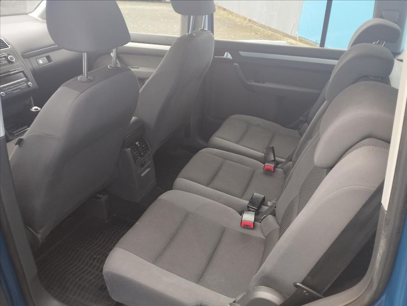 Volkswagen Touran 1,6 TDi - fotka 10 z 15