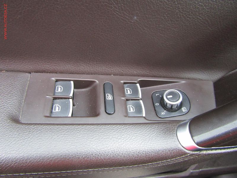 Volkswagen Passat (2012) 2.0TDi 4x4, DSG, bixen - fotka 12 z 16