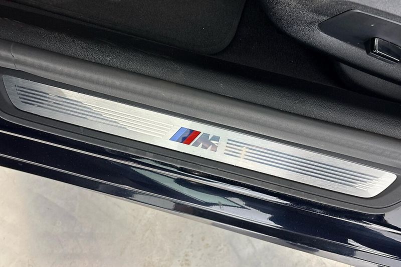 BMW Řada 5 530d xDrive - fotka 12 z 17