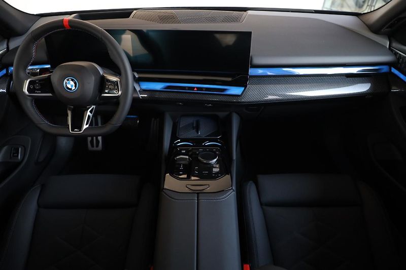 BMW i5 M60 xDrive sedan - fotka 5 z 17
