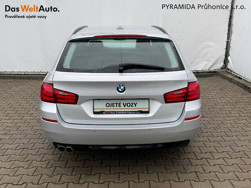 BMW Řada 5 (2012) 525D 160 kW XDRIVE - fotka 7 z 23