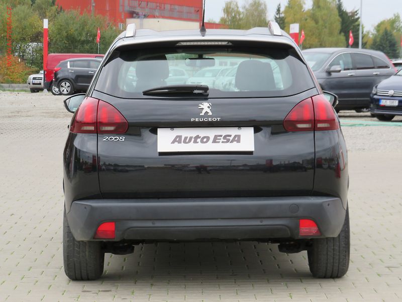 Peugeot 2008 (2017) 1.2PT, ČR, Active - fotka 5 z 28