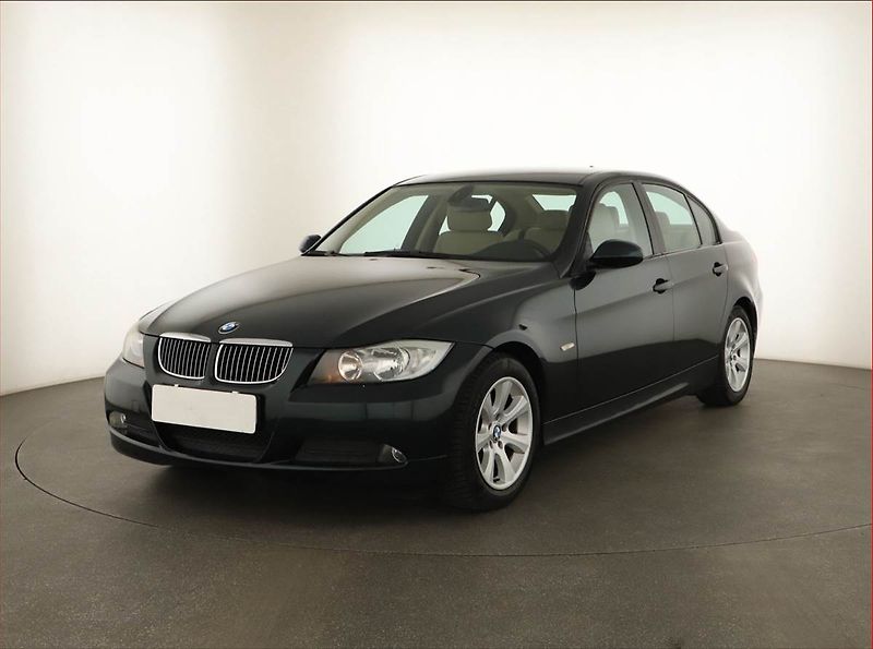 BMW Řada 3 (2005) 318 i, po STK, jezdí výborně - fotka 2 z 13