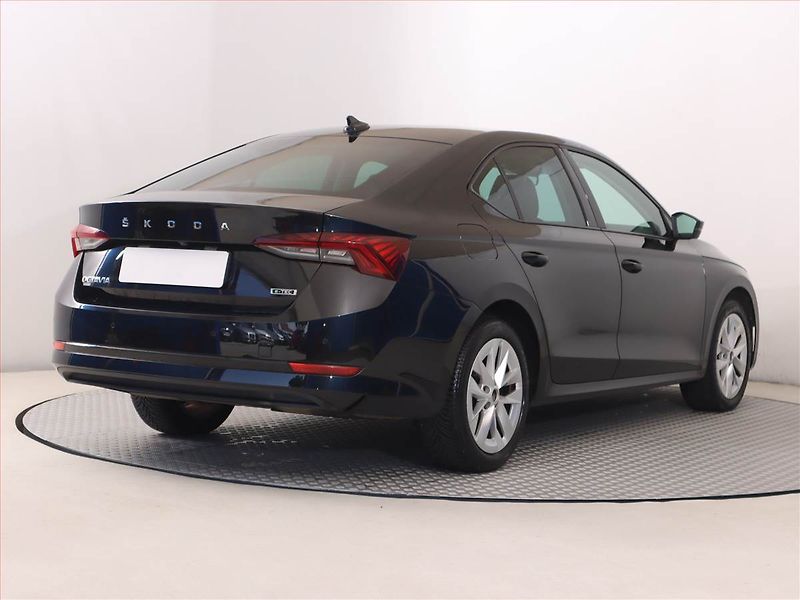 Škoda Octavia (2022) Ambition Plus 1.0 TSI e-tec - fotka 5 z 24