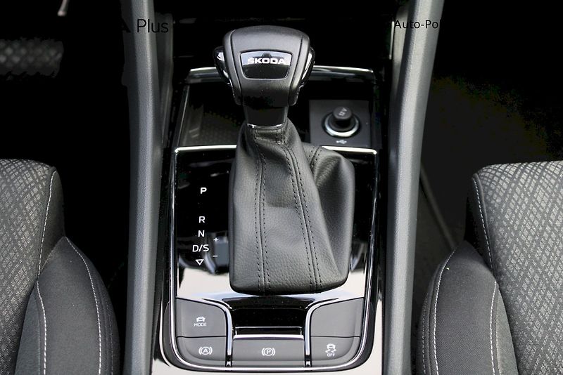 Škoda Karoq (2023) Style Exclusive 1.5TSI / 110kW - fotka 17 z 24