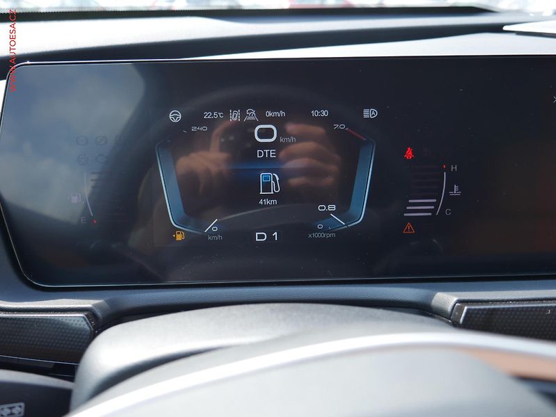 BAIC X75 (2025) 1.5T, ČR, AT, LED, panorama - fotka 11 z 25