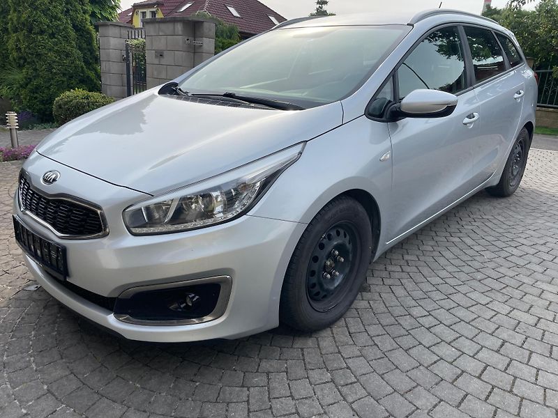 Kia Ceed 1,6 CRDi 100kW AUTOMAT - fotka 1 z 24