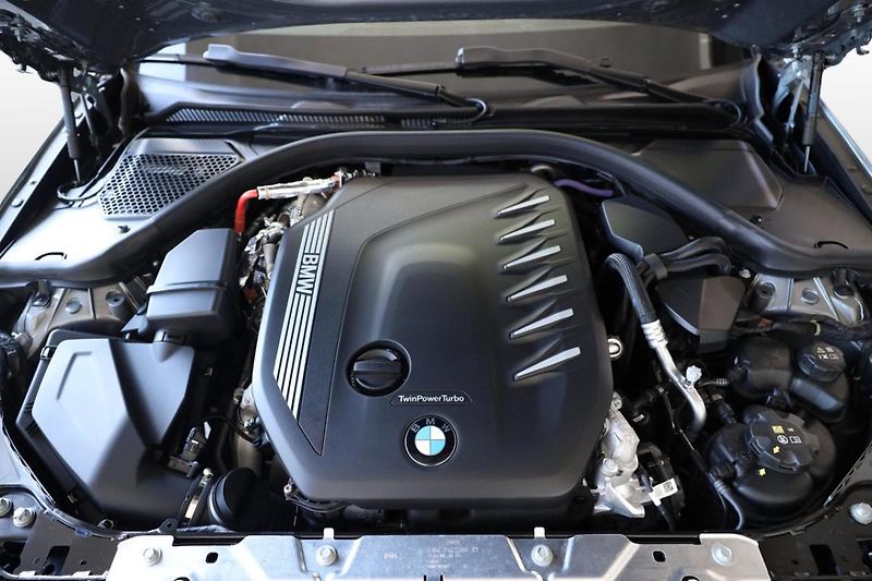 BMW Řada 3 330d xDrive Touring - fotka 9 z 28
