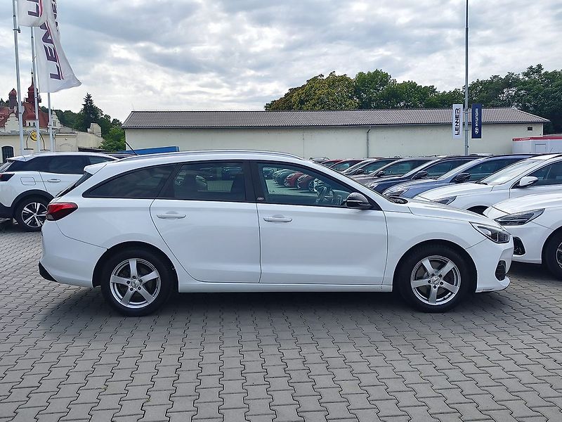 Hyundai i30 1.4 T-GDI/103kW Trikolor Kom - fotka 4 z 32