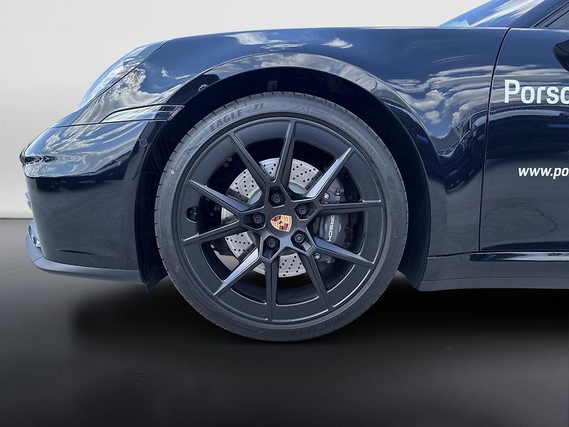 Porsche 911 Carrera - fotka 9 z 28