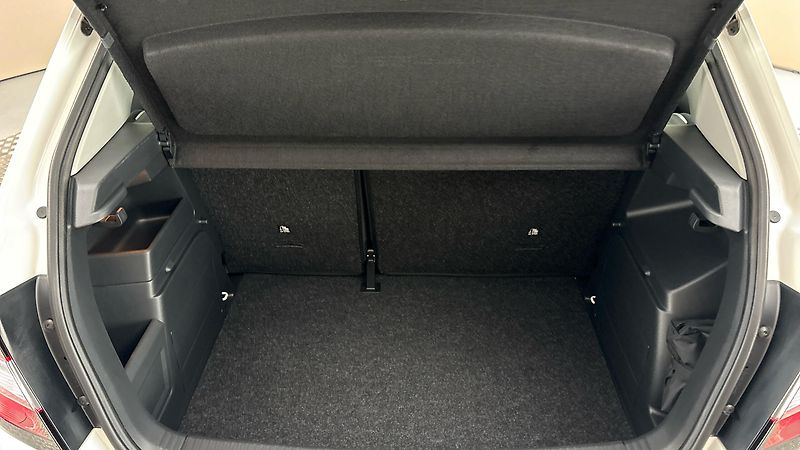 Škoda Fabia 1.0 TSI Active - fotka 17 z 23