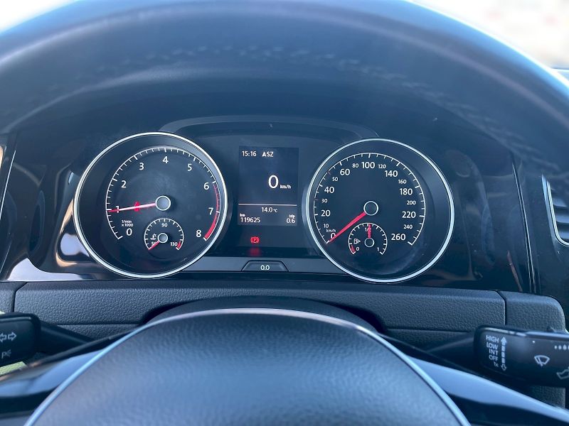 Volkswagen Golf (2020) VARIANT CL 1,0 TSI BMT OPF 6G - fotka 17 z 32