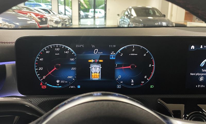 Mercedes-Benz CLA 200d, AERO paket,ČR, 1.MAJITEL - fotka 16 z 37