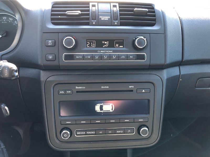 Škoda Fabia 1.2 TSi Ambiente - fotka 20 z 27