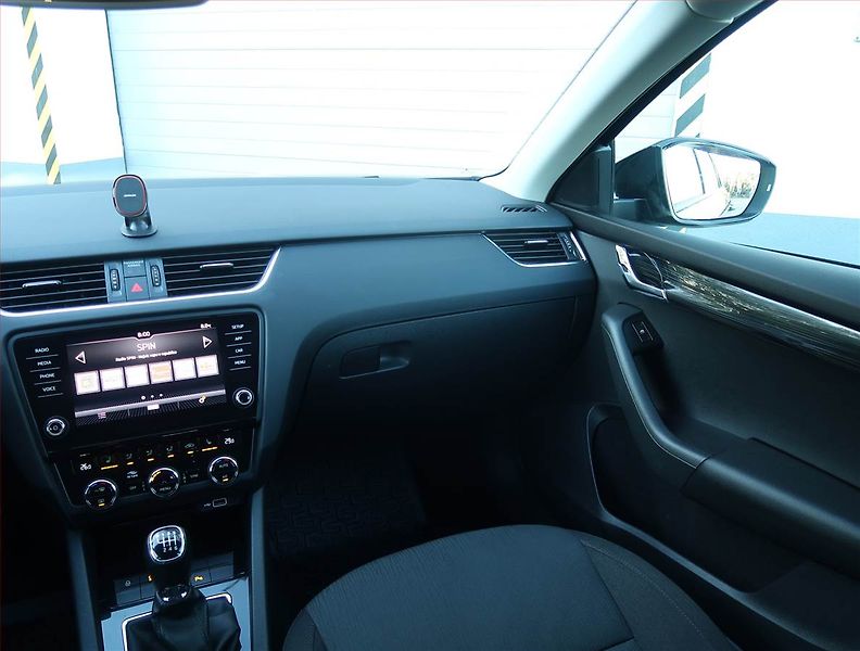 Škoda Octavia (2019) 1.5 TSI, Serv.kniha, Tempomat - fotka 8 z 21