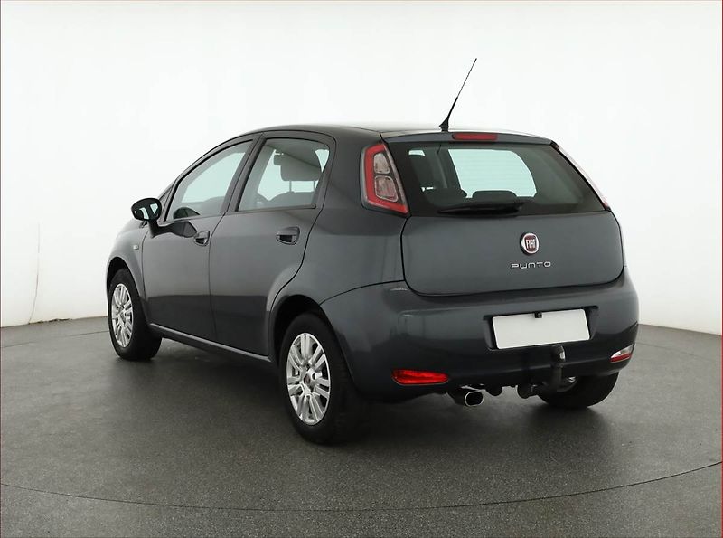 Fiat Punto (2015) 1.4 - fotka 4 z 15