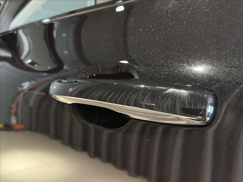 Volvo XC60 (2026) 2,0 B5  Plus Dark - fotka 9 z 31