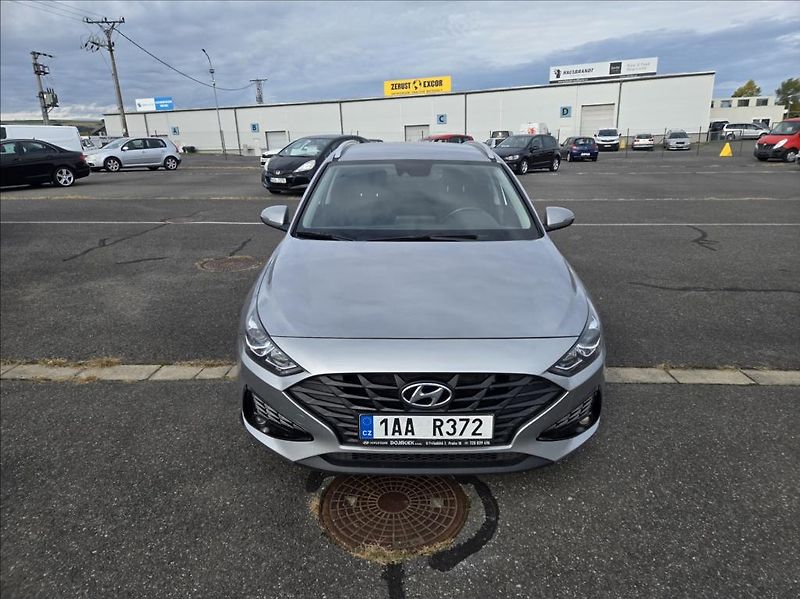 Hyundai i30 1,0 T-GDI  SMART - fotka 2 z 30