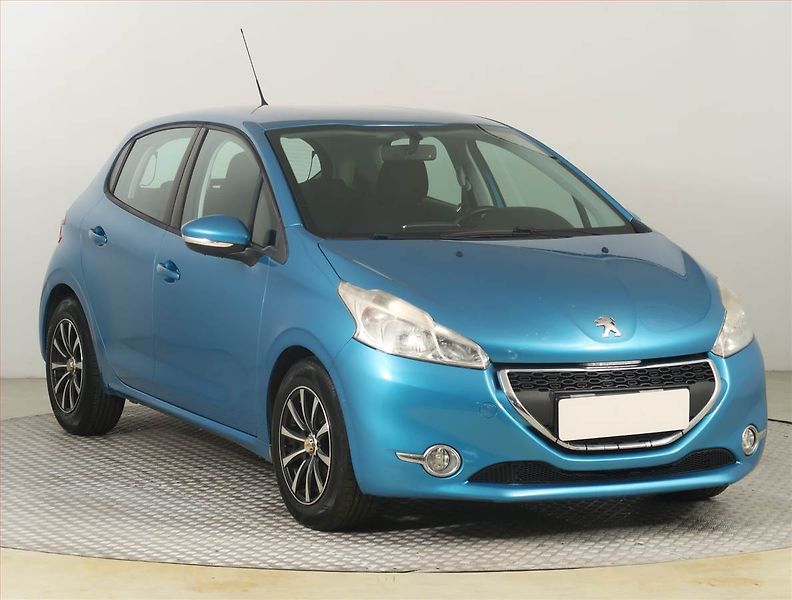Peugeot 208 (2012) 1.4 HDI, po STK, zamluveno - fotografie inzerátu
