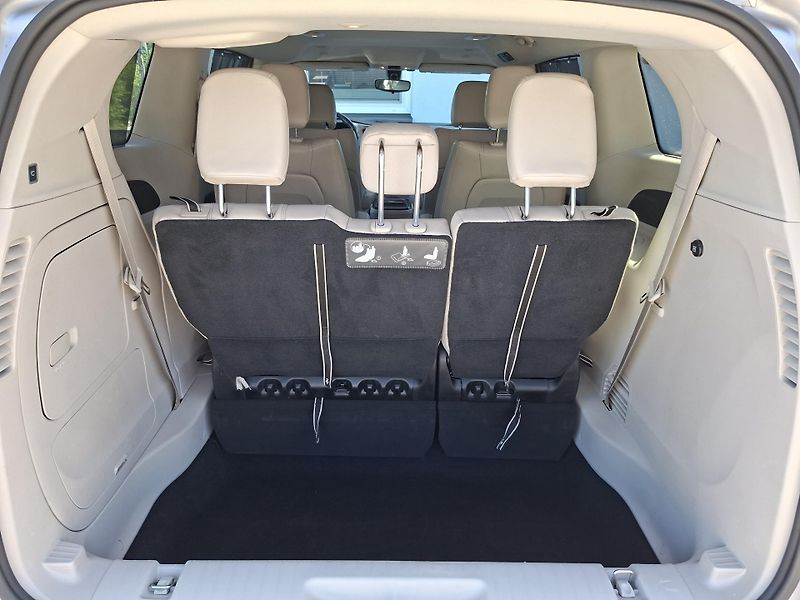 Chrysler Pacifica (2018) 3,6L Hybrid, krásný stav  - fotka 14 z 45
