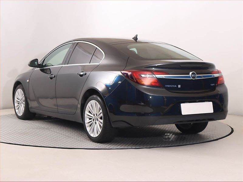 Opel Insignia (2015) 2.0 CDTI, Automat, Navi - fotka 4 z 20