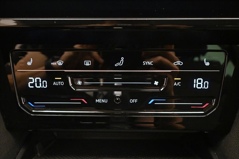 Volkswagen Passat 2,0 TDI 110 kW DSG Business Zá - fotka 21 z 32
