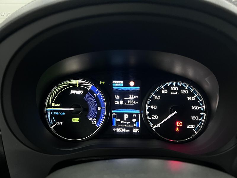 Mitsubishi Outlander 2.4 PHEV 165 kW, 4x4, 2020 - fotka 22 z 38