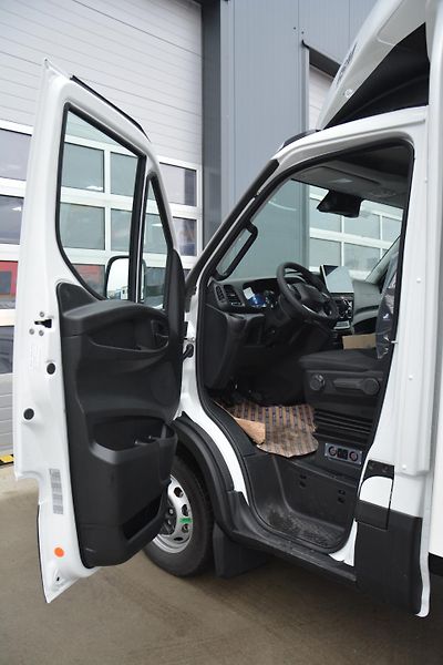 Iveco Daily (2025) 35S18H skříň s čelem - fotka 12 z 22