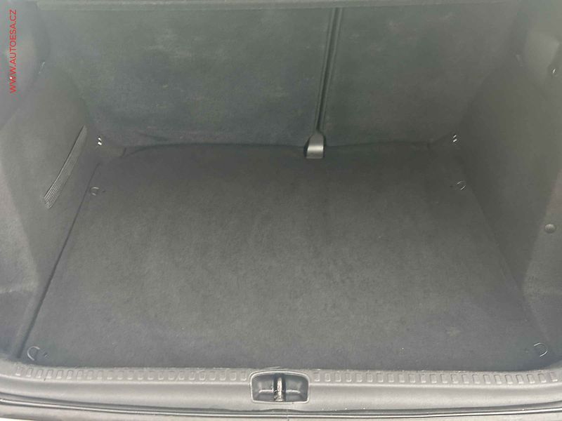 Citroën C4 (2013) 1.4i 16V - fotka 7 z 15