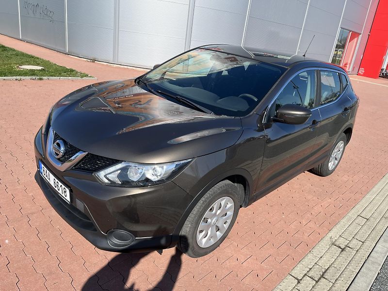 Nissan Qashqai 1.2 85 kW ČR - fotka 27 z 29