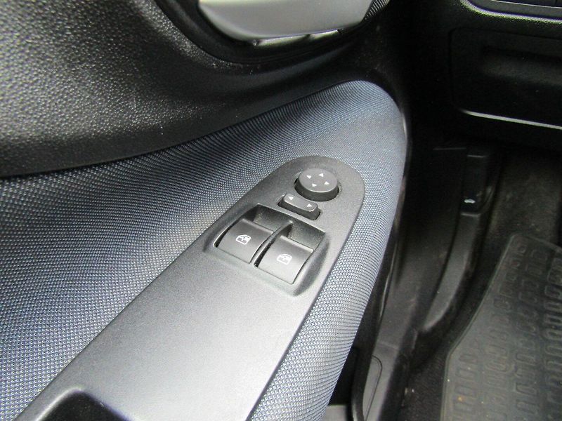 Fiat Punto (2011) 1.4I 57kW CNG - fotka 29 z 34
