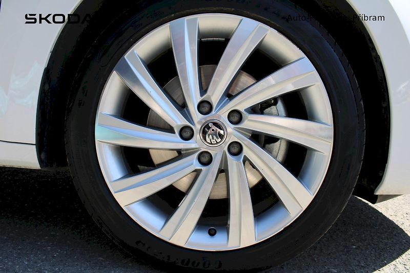 Škoda Octavia (2021) iV Style Plus 1.4TSI / 150kW 6 - fotka 24 z 24