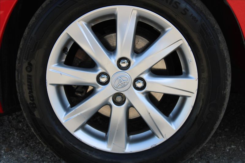 Toyota Yaris 1,3 VVT-i  NOVÉ V ČR,TAŽNÉ - fotka 24 z 25