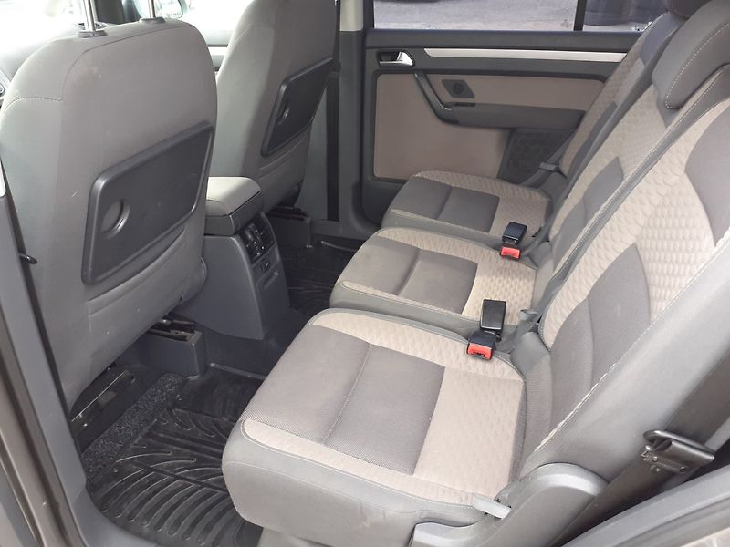 Volkswagen Touran (2007) Cross 2.0 TDi - fotka 19 z 32