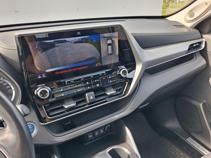 Toyota Highlander 2.5 HSD e-CVT AWD Executive - fotka 17 z 29