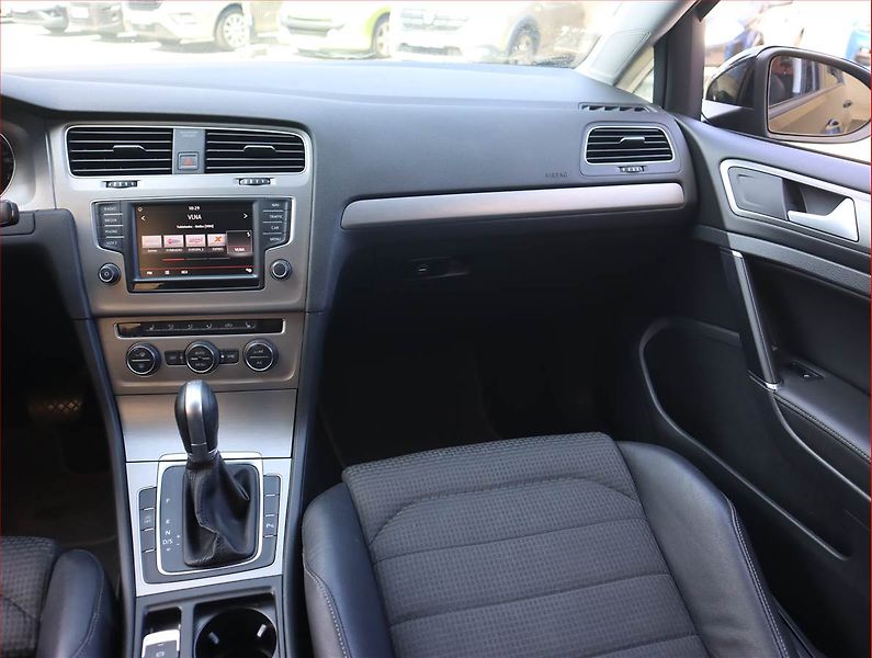 Volkswagen Golf (2016) Comfortline 1.4 TSI, Automat - fotka 8 z 20