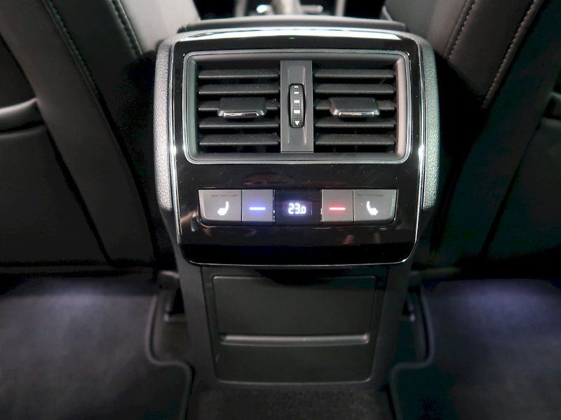 Škoda Superb (2023) LAURIN&KLEMENT 2.0TSI 206KW 4x - fotka 45 z 47