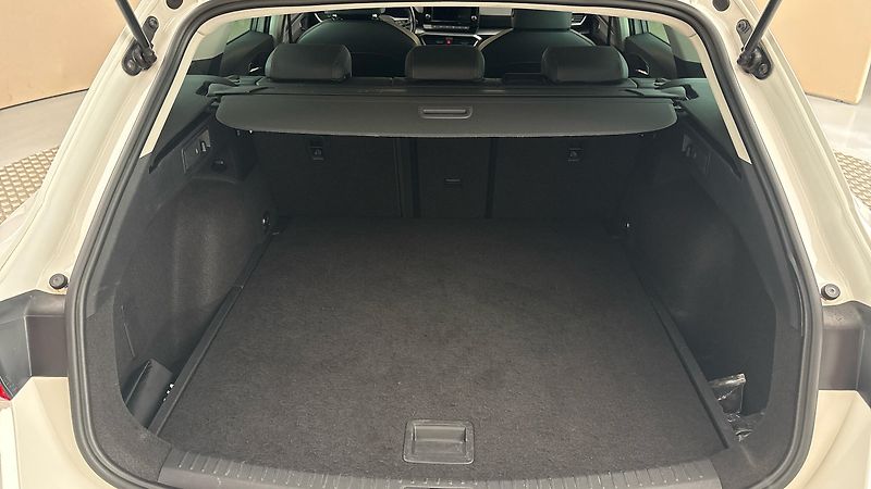 Seat Leon 2.0 TDI DSG FR Sportstourer - fotka 17 z 26