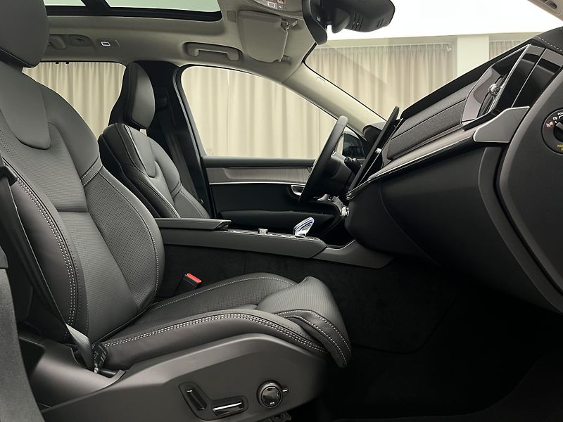 Volvo XC90 (2026) T8 AWD RECHARGE ULTRA DARK - fotka 30 z 46